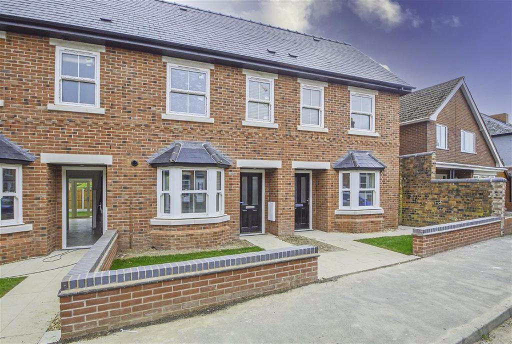 Park Avenue, Oswestry, Shropshire 3 bed townhouse £995 pcm (£230 pw)