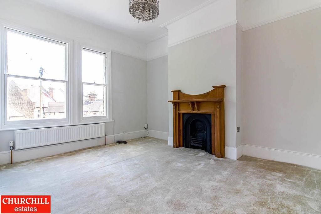 Princes Road, Buckhurst Hill 2 bed flat £1,195 pcm (£276 pw)