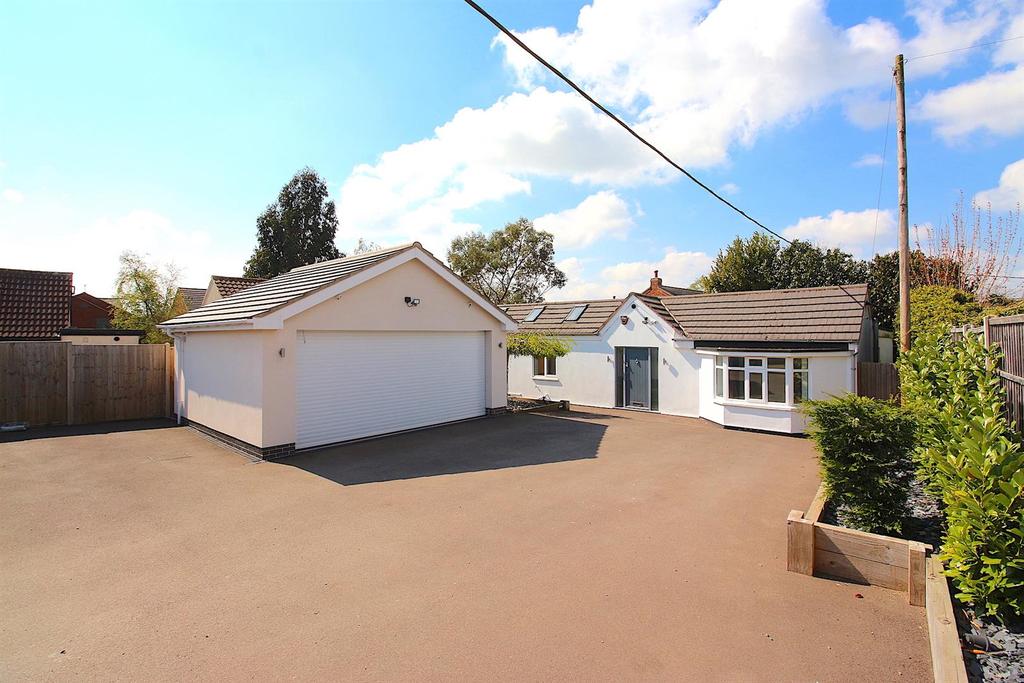 Uppingham Road, HoughtonOnTheHill 3 bed detached bungalow £450,000