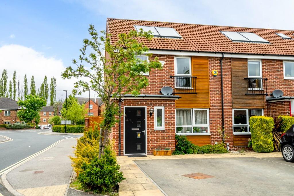 Turner Close, Huntington, York 3 bed end of terrace house £295,000