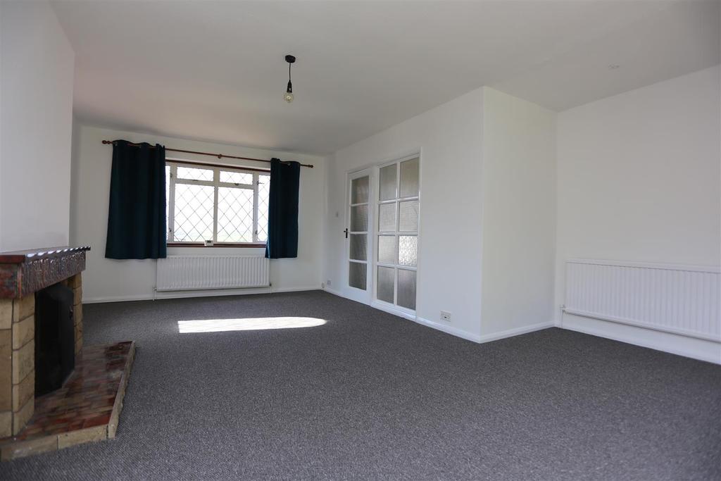 Beechwood Close, Brighton 2 bed bungalow £1,450 pcm (£335 pw)