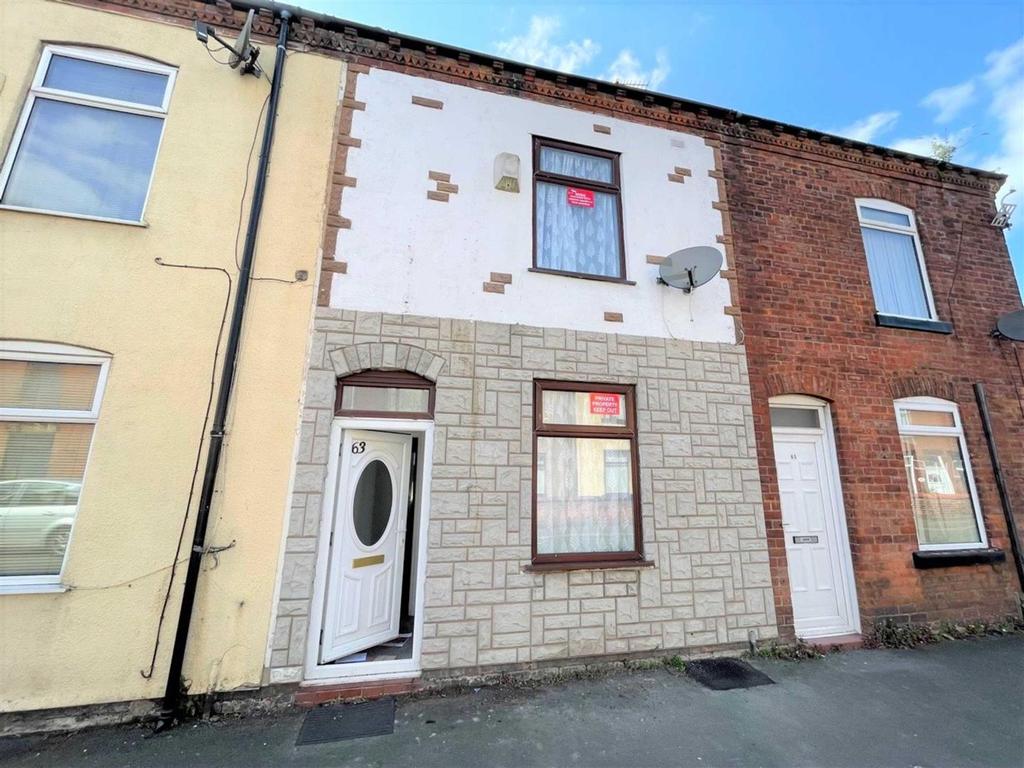 Oxford Street, Leigh 2 bed terraced house for sale £99,950