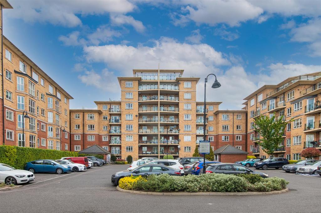 Glebelands Close, London 1 bed flat £310,000
