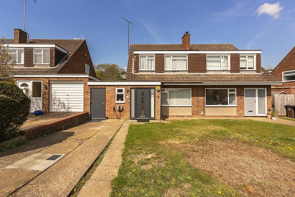 Vale Close, Harpenden 3 bed semidetached house £700,000