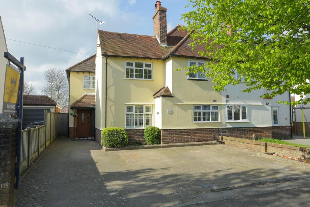 Shorncliffe Crescent, Folkestone 5 bed semidetached house £650,000
