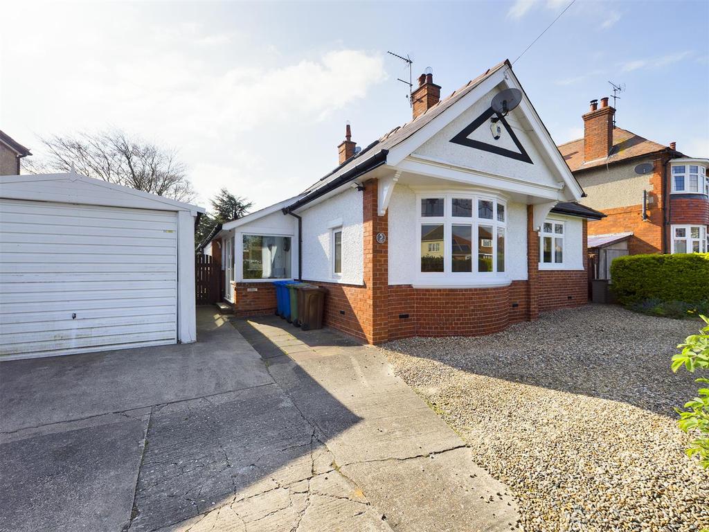 Bempton Lane, Bridlington 3 bed detached bungalow £450,000