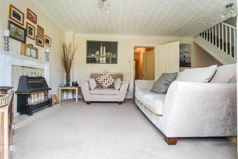 3 bedroom detached house for sale - Watergall Close, Southam, Warwickshire