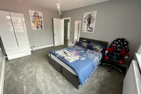 5 Istead Rise, Gravesend, DA13 9JE