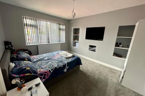5 Istead Rise, Gravesend, DA13 9JE