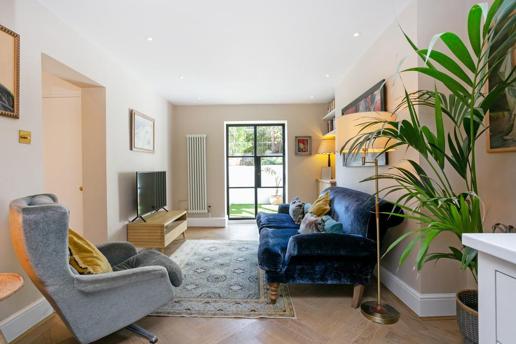 Milton Grove, N16 2 bed £775,000