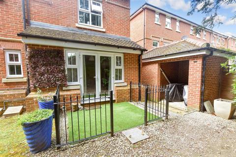 2 bedroom ground floor flat for sale, Fitzroy Place, Reigate, Surrey