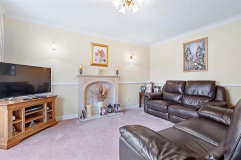 22 Hoveton Close, Redditch, B98 7HQ