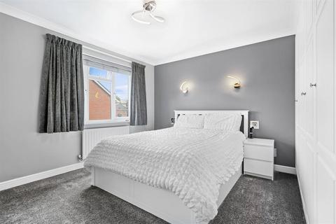 22 Hoveton Close, Redditch, B98 7HQ