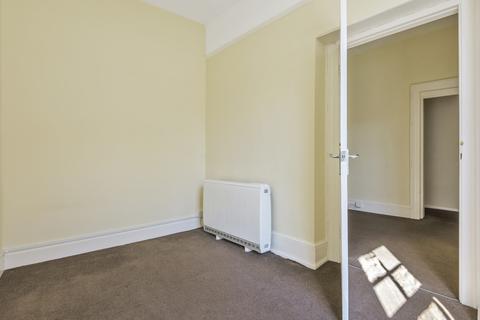 3 bedroom apartment to rent - West Street, Farnham, GU9