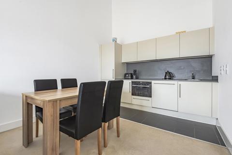 2 bedroom flat to rent, Pretoria Road, Chertsey, KT16