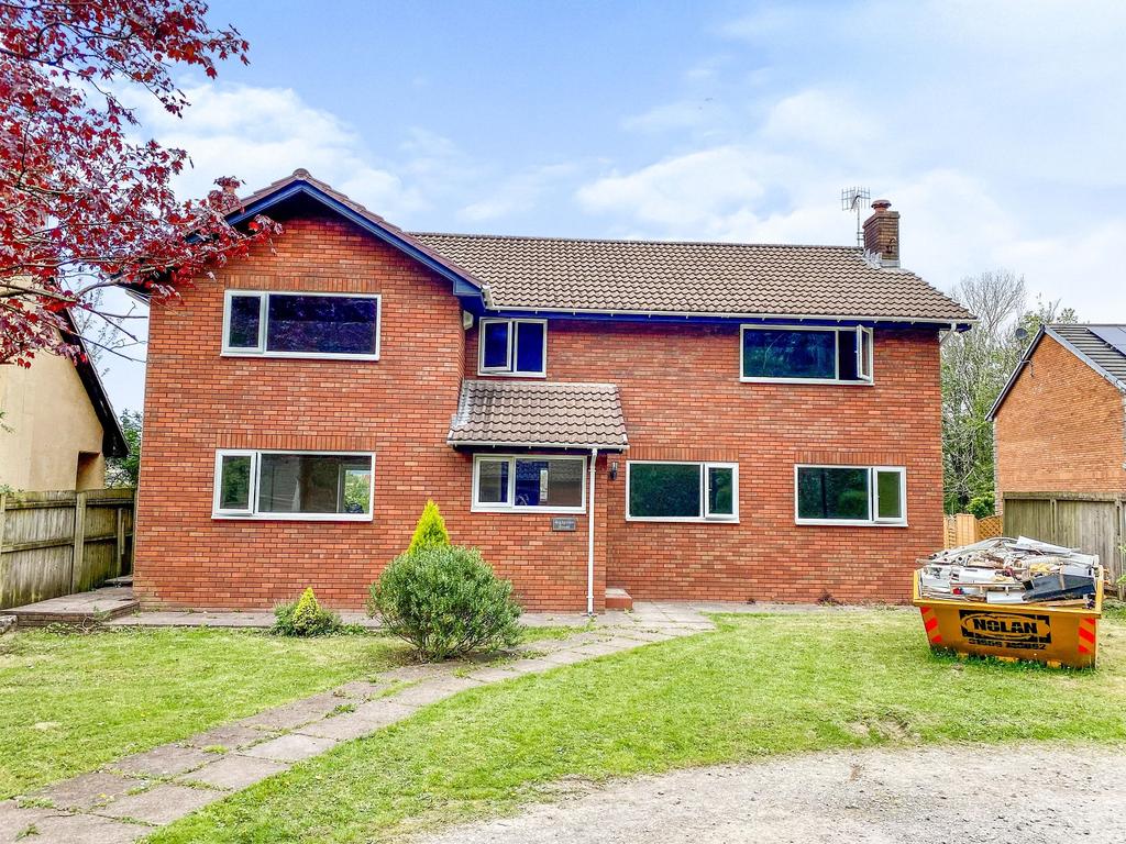 High View, Bridgend, Bridgend County.... 4 bed detached house £300,000