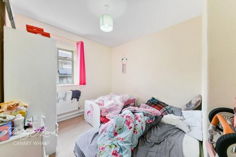 2 bedroom apartment for sale, Three Colt Street, London