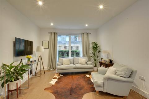 3 bedroom apartment to rent, Merlin Court, London, SE3