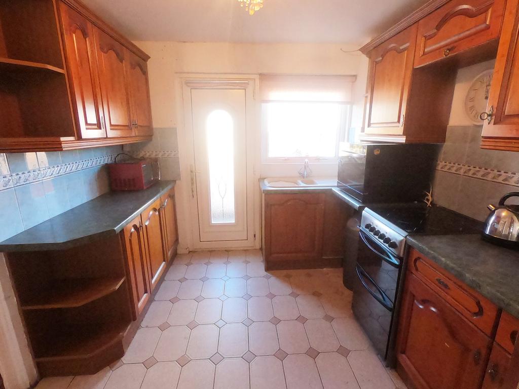 Tarbolton Path, Larkhall ML9 3 bed terraced house £90,000