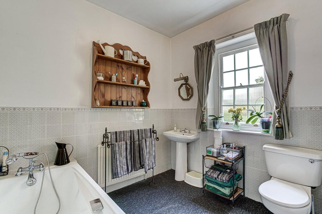 Ground Floor Bathroo