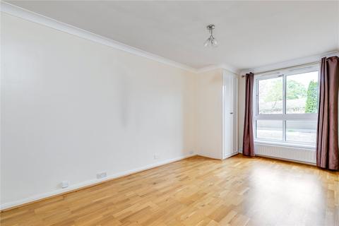 3 bedroom flat to rent, March Court, Warwick Drive, London