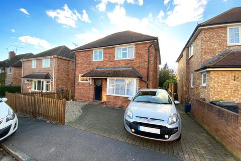 6 bedroom detached house to rent, Ardmore Avenue, Guildford GU2