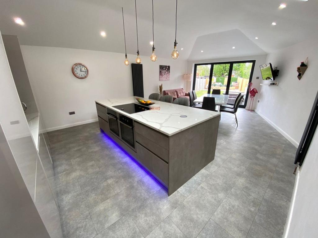 Kitchen/diner/family room