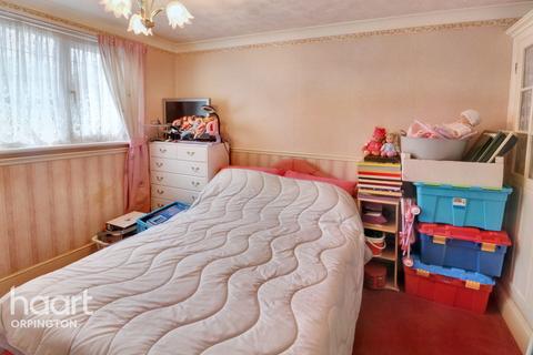 31 Aylesham Road, Orpington, BR6 0TX