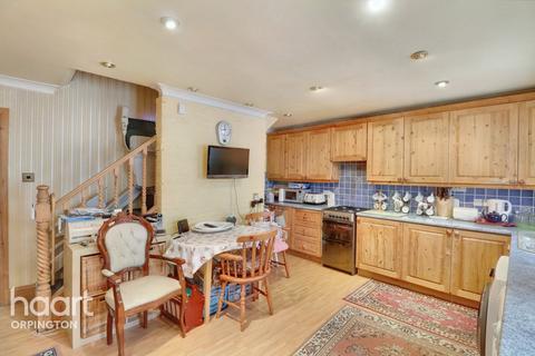 31 Aylesham Road, Orpington, BR6 0TX