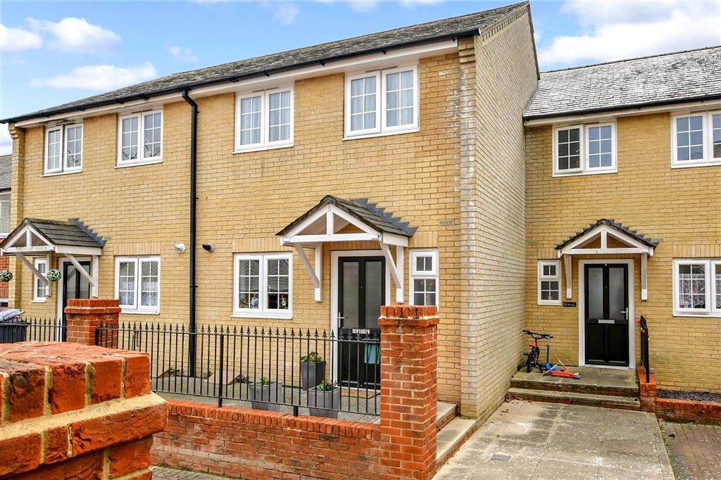 Atherley Park Close, Shanklin, Isle of Wight 3 bed terraced house £