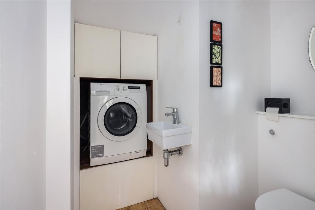 Utility Room/Wc