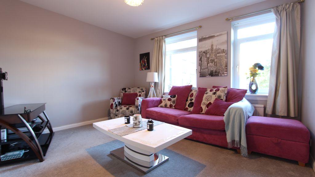 Claremont Gardens, Aberdeen AB10 6RG 3 bed flat £1,000 pcm (£231 pw)