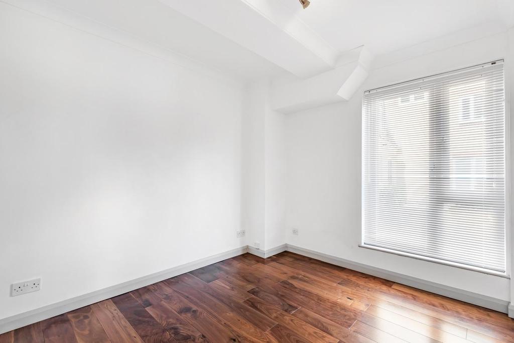 The Alders, West Wickham 1 bed flat £250,000