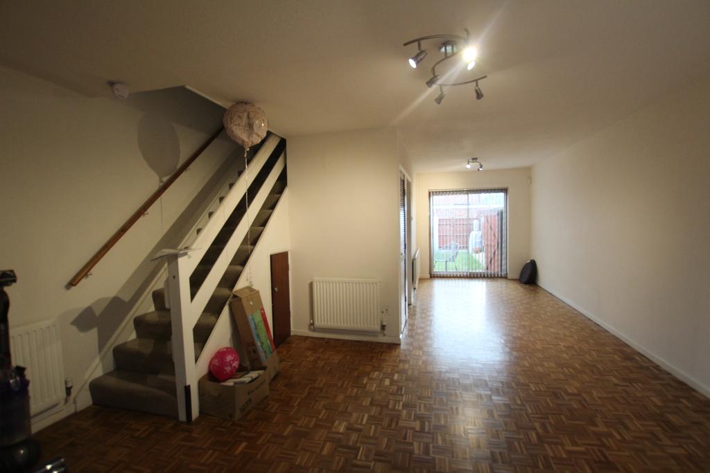 Ashurst Drive, Ilford IG6 3 bed semidetached house £1,750 pcm (£404 pw)