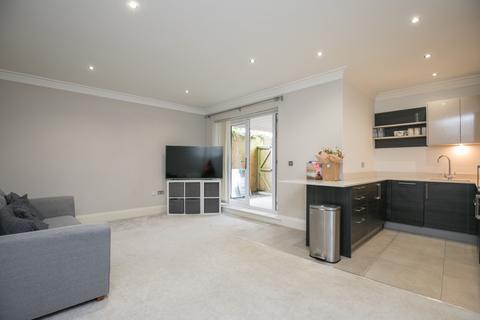 2 bedroom flat to rent - Farnham Common, SL2