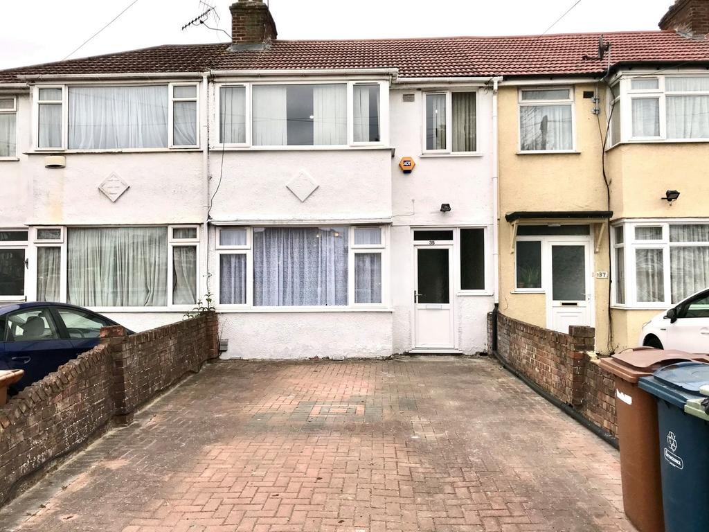 Turner Road, Edgware, HA8 3 bed terraced house £1,950 pcm (£450 pw)