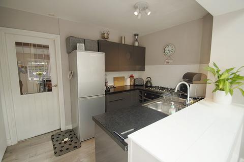 2 Hawthorpe Grove, Uppermill, Oldham, OL3 6BW