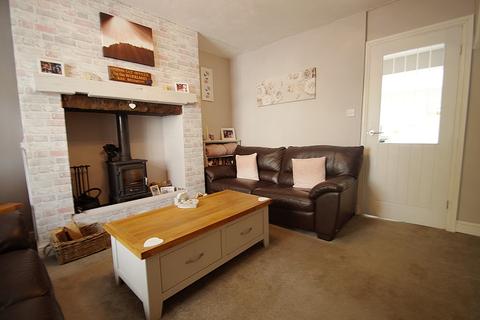 2 Hawthorpe Grove, Uppermill, Oldham, OL3 6BW