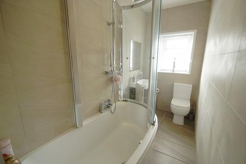 2 Hawthorpe Grove, Uppermill, Oldham, OL3 6BW