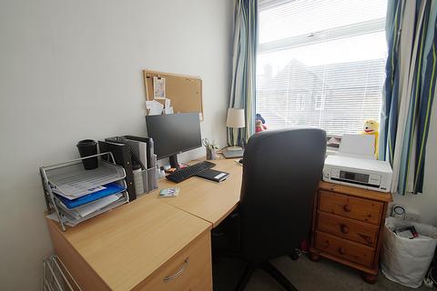 2 Hawthorpe Grove, Uppermill, Oldham, OL3 6BW