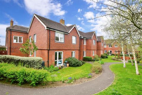1 bedroom flat for sale, Station Road, Petworth, West Sussex
