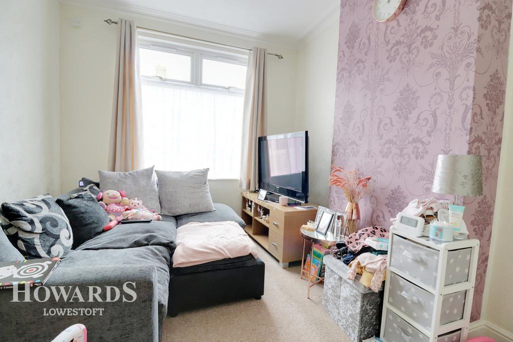 Selby Street, Lowestoft 3 bed terraced house £140,000