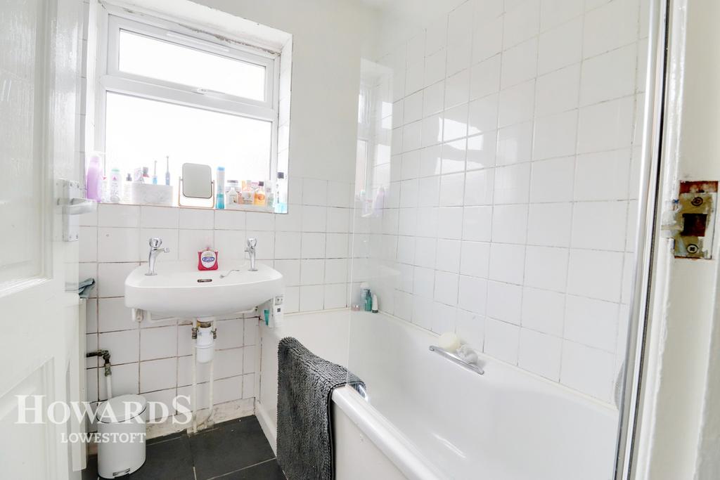 Selby Street, Lowestoft 3 bed terraced house £140,000