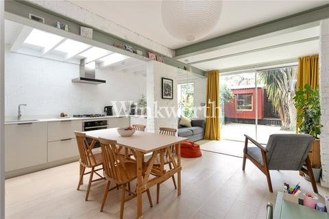 Kirkstall Avenue, London, N17