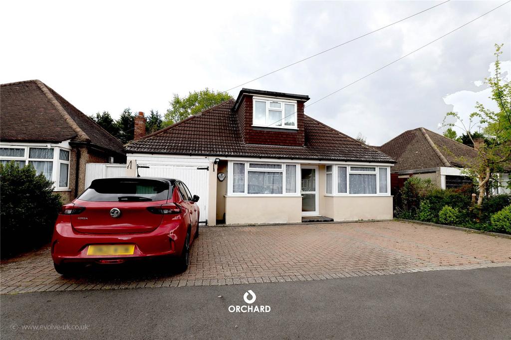 The Greenway, Ickenham, UB10 4 bed detached house £850,000