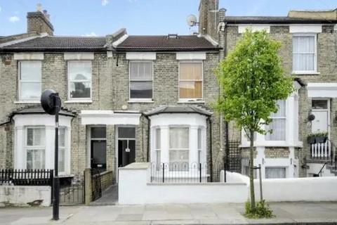 Studio to rent, Delorme Street, London, W6