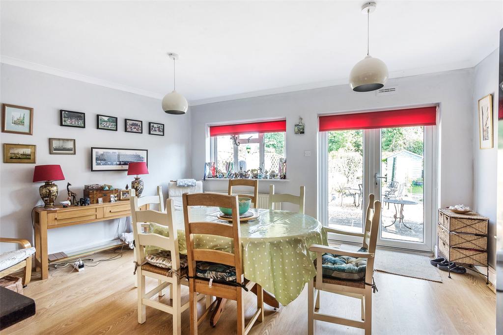 Strood Green, Brockham, RH3 3 bed semidetached house £575,000