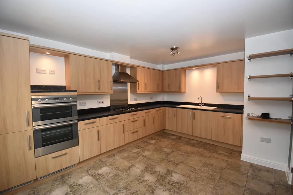 Manders Croft, Southam, Warwickshire, CV47 4 bed semidetached house