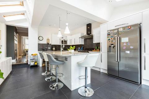 11 Stuart Road, London, SW19 8DJ