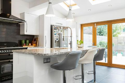 11 Stuart Road, London, SW19 8DJ